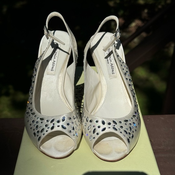 Gorgeous Swarovski aurora borealis 👠 worn for reception only. So pretty🤩 - Picture 7 of 8